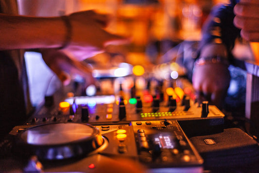 BEGINNER’S DJ EQUIPMENT: RENT OR BUY?